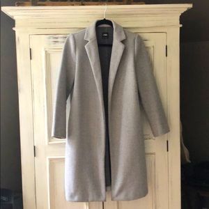 Coat with lapel collar